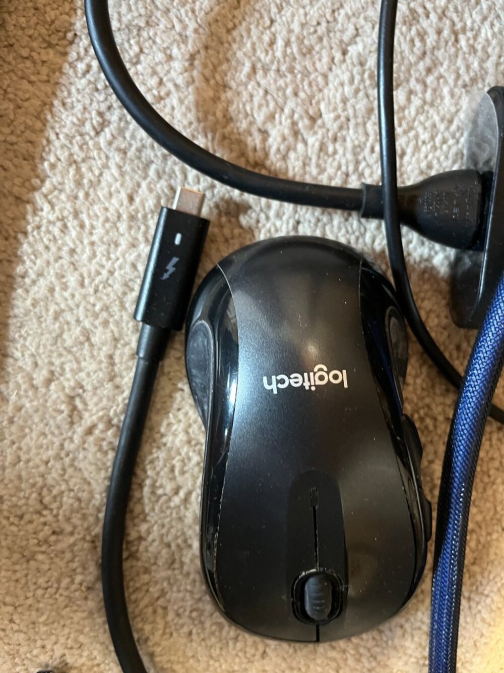 Dell Docking System, Wireless Key and Mouse, Power Cords (Great Bundl1) - Picture 8 of 16